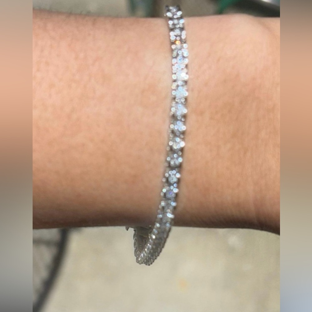 Beautiful 14k tennis bracelet - Picture 2 of 6